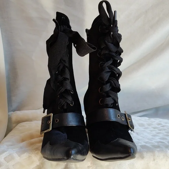 ELLIE Brand Booties - Picture 3 of 7